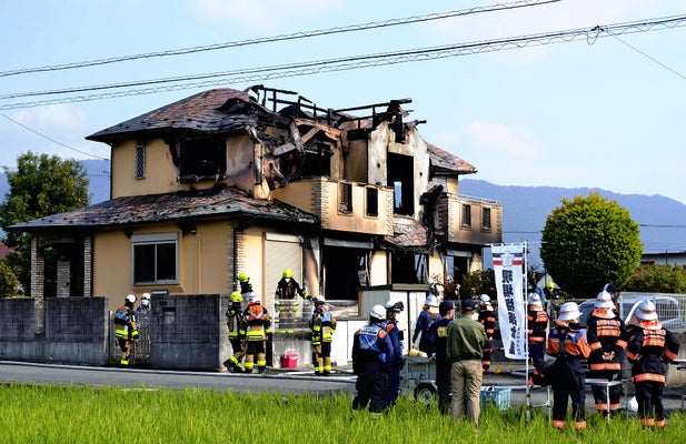 48歳母「家から出火している」と消防に通報→焼け跡から三男（13）と長女（11）が見つかる…