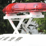 男性死亡…岩壁から落ちたか　高さ50メートル、体は木に引っかかった状態　男性が帰宅せず、女性が警察に連絡…スマホのアプリ位置情報をもとに捜索していた　日帰り登山に出かけていた男性は会社員36歳