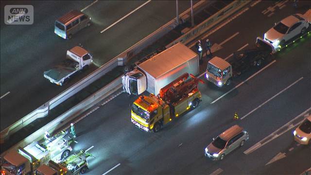 【東京】江東区の首都高速湾岸線で6台絡む事故　トラック運転手の50代男性が死亡　3人けが