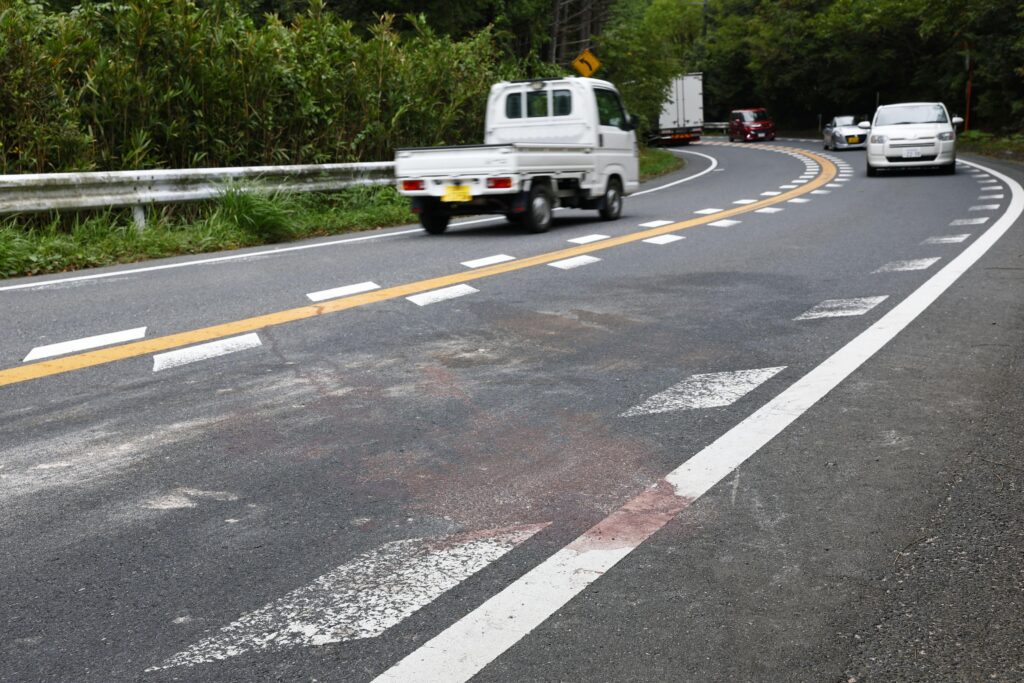 6人乗り軽自動車死亡事故、冬タイヤだった