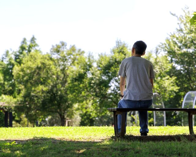 【家族】「氷河期世代」が直面する「介護問題」　親と同居する未婚者「約72万人」が経済的に追い詰められる試算も