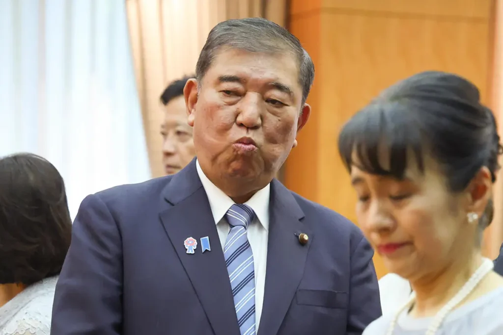 【乾杯】石破首相　ご成年祝う昼食会で主賓の悠仁さまより先にグラスに口をつける→マナー違反と波紋…「もう非常識過ぎて笑っちゃった」
