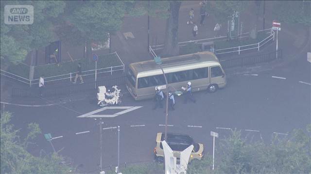 【速報】松戸市のマクドナルドにバスが突っ込む