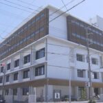 【静岡】スーパーの駐車場で「当たり屋行為」か…歌手の男を詐欺罪で起訴　被害者「執拗に電話がありさらに百数十万円渡した」