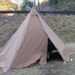 枯れ川に架かる橋の下。テント内から身元不明遺体――通行人から通報、毛布や寝袋も見つかる