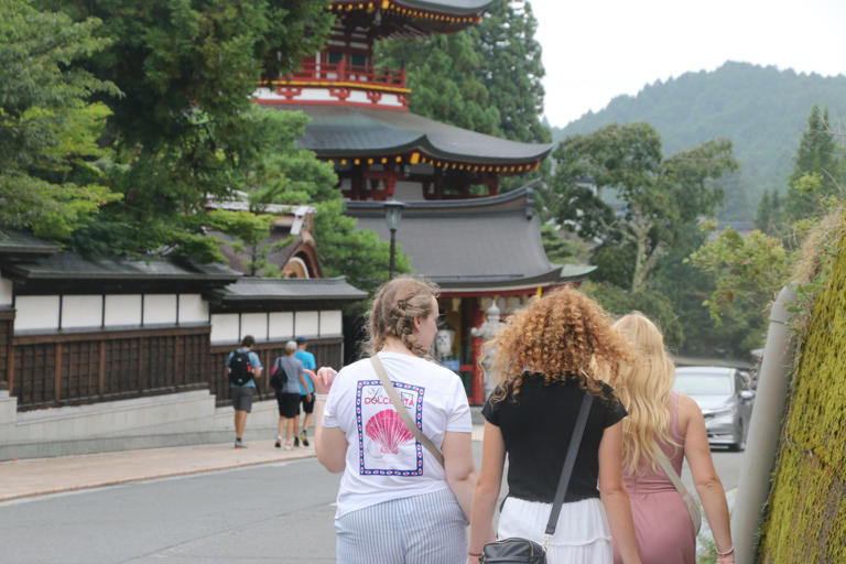【高野山】 短パン・サンダルでも「時に日本人より仏さまに向き合っている」 世界遺産がインバウンドを歓迎する理由とは