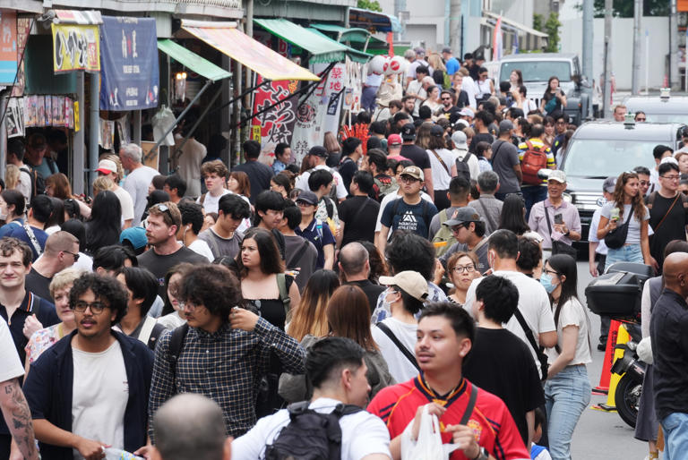 【訪日外国人客】住民は「おにぎり屋もラーメン屋もインバウンド向け」と嘆き　 なぜ国は「生活者の幸せ」に目を向けないのか