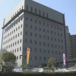 「お前が降りろ」鹿児島市電で女性に暴言疑いで男（65）を逮捕　ほつれたタオルの糸をライターであぶる　注意した女性に