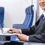 【困惑】新幹線で「成人向け動画を見る」中年男性。「子どもがいるので止めてください」と注意したら…返ってきた“驚きの一言”