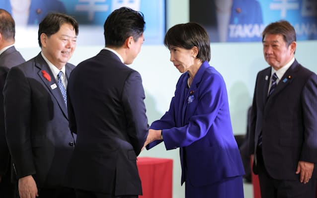 麻生「外相は茂木」高市「…はい」麻生「官房長官は木原」高市「…はい」