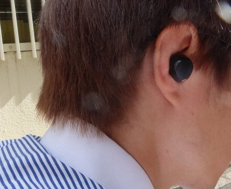 イヤホンで検挙、不安　自転車運転中に着用　来春から反則金　聞き取り困難症の男性　生活に欠かせず