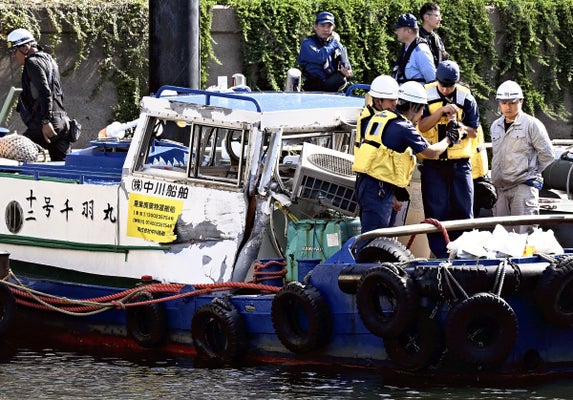 【東京】月島の運河で同じ船舶会社の船同士が正面衝突…乗組員８人搬送、５０歳代男性が死亡