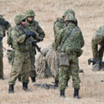 【デイリー新潮】「自衛隊は危険な存在」という世界観をいまだに訴える東京新聞と教師たち　有事に彼らは誰に助けを求めるのか