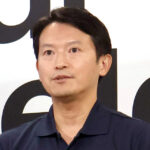 【兵庫県】「社会人としてヤバすぎ」斎藤知事　公務中スマホいじりで町長に“生返事”…自撮り疑惑も浮上