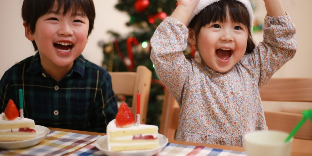 【物議】「息子に出すなんて」 女性の胸モチーフの「ケーキ」が物議、性的虐待にあたる？