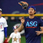 フリーマンやロハスが見たドジャース大谷翔平の素顔　真美子夫人とデコピンスーツに米記者も注目