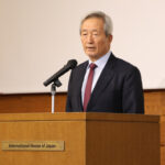 鄭夢準氏「日本はコップの半分満たす努力しなければ」…岸田前首相「日韓対話重要」