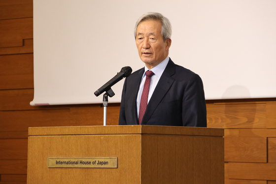 鄭夢準氏「日本はコップの半分満たす努力しなければ」…岸田前首相「日韓対話重要」