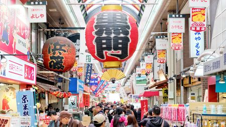 【黒門市場】「ぼったくり商店街」呼ばわりに日本人店主は頭を抱えている…「大阪庶民の台所」が一気に評判を落とした背景