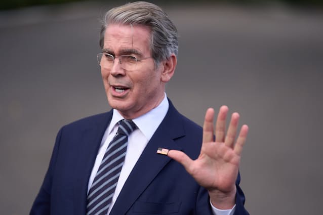 トランプ政権、ロシア二大石油会社に制裁、米国内の資産凍結　プーチン氏との会談中止