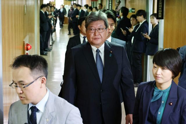 自民・萩生田氏、「『えいや』で減らすは乱暴」　議員定数削減めぐり  「野党各党との合意形成を重視すべきだ」