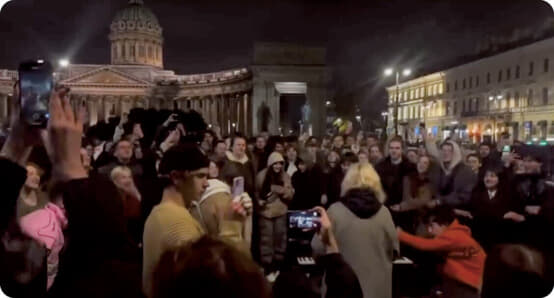 ロシアの若者は「プーチンの○」を願う？　「白鳥よ踊れ」 ロシア反戦ソングに潜む「ソ連崩壊への目くばせ」とは？ (動画あり)