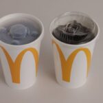 【経済】マクドナルド、紙ストローやめます→カップのフタに飲み口　ストローを使わずに飲めるように