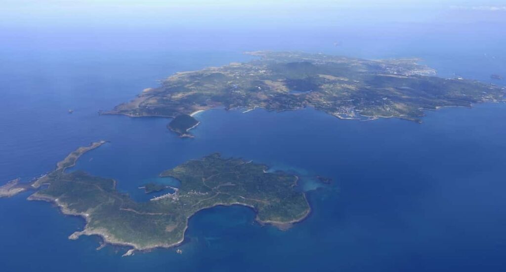 パネルは中国生産、国内最大メガソーラー着工　長崎・宇久島、事業者「有人国境離島守る」