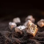 【まじか】中国、レアアース「武器化」で自滅へ。日本が南鳥島開発で資源覇権を握る日