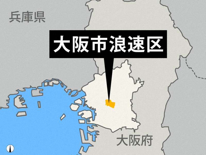 なんばの商業施設入り口付近に車が突っ込む　通行人男性が搬送