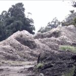 【事件】大量の土砂を投棄の疑い　道塞ぎ災害用井戸使えず　業者「キャンプ場造る」