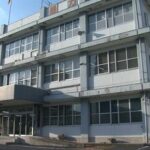 【広島】歩道を走っていた軽自動車にはねられたか　自転車の高齢女性が死亡　７３歳男を現行犯逮捕　尾道市