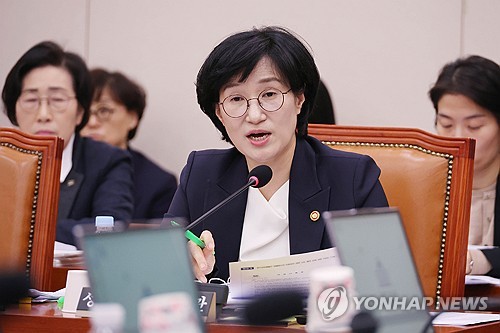 【聯合ニュース】慰安婦問題に対する日本政府の「最終的かつ不可逆的に解決」されたとする立場は「不適切」　韓国担当閣僚が見解