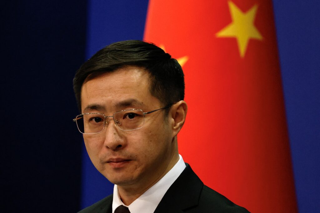 中国「日本人よ、君たちがどんなに西洋にすり寄り彼らの真似事をしても決して白人になれないよ？」