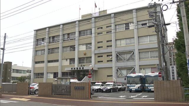 【どっちがいい？】饅頭を品定め中にアルバイトの「どっちでも」に激高か　暴行容疑で女（５７）を逮捕