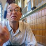 「通話はお控えください」をガン無視する高齢者。静かなコーヒー店でマナー違反が多発するワケ