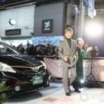 【芸能】木村拓哉、大阪・通天閣前に“タクシー”で現れ沿道大熱狂　エスコートされた倍賞千恵子「もう最高。上手なんです」