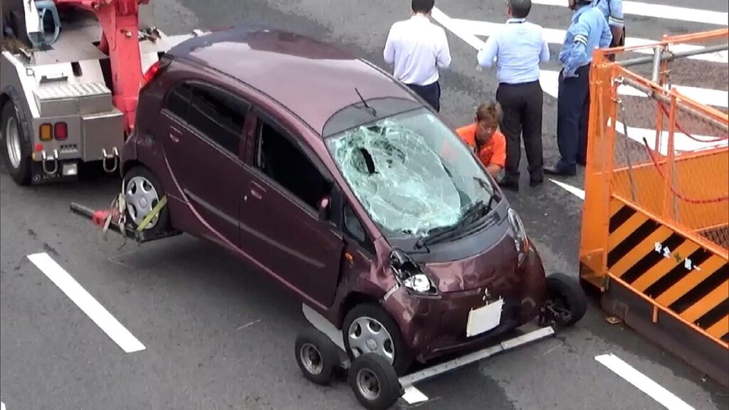 【続報】認知症とみられる71歳男が運転する車が3人はね50代女性が死亡…かなりのスピードで逆走、信号無視か　名古屋駅近く