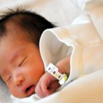 識者「出産は本来なかったはずの不幸を産み出す行為だ」