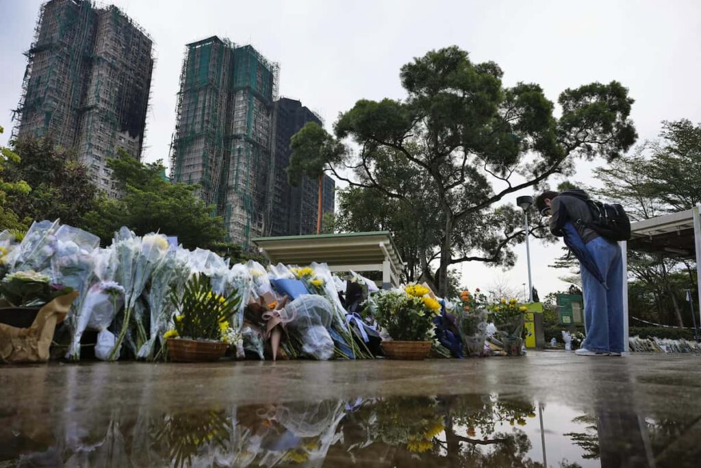 香港、火災追悼メッセージ撤去へ　政府が批判抑え込みか