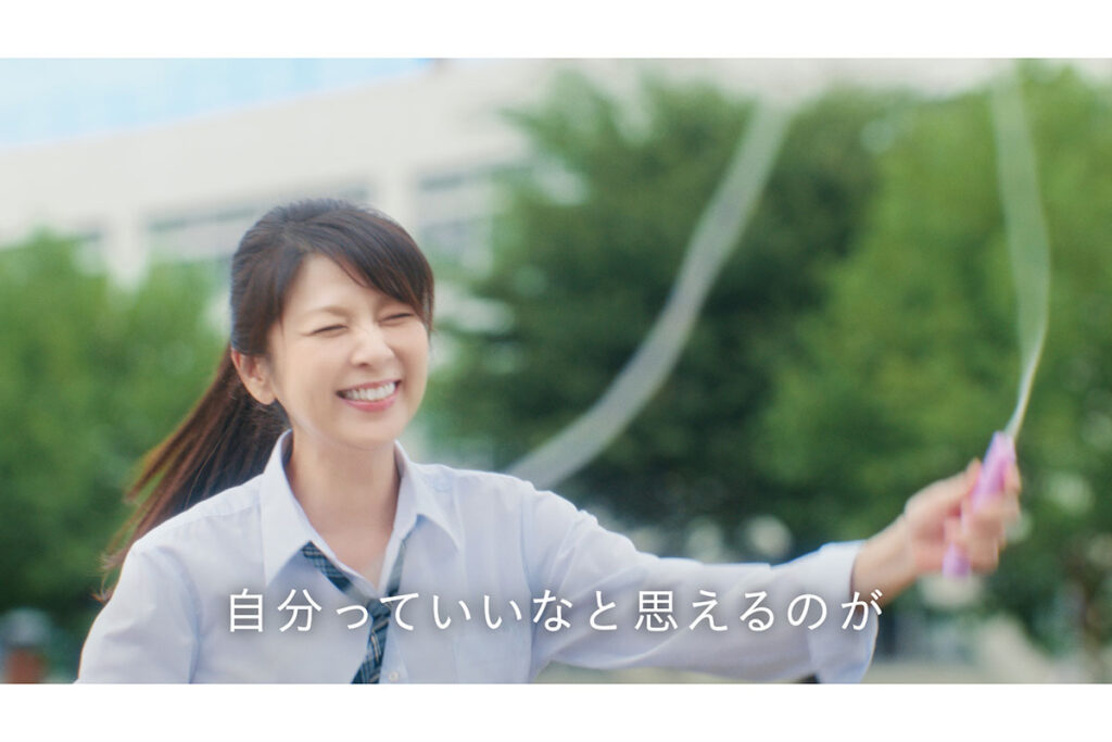 【芸能】57歳・飯島直子、数十年ぶりの制服姿でCM出演　久々の縄跳びに手応え「まだいけるかも！」