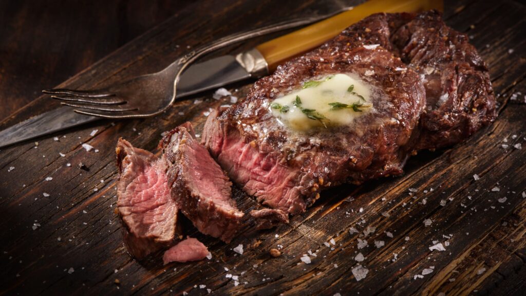 「ステーキとバターを食べよ」米国の新食事ガイドラインが波紋