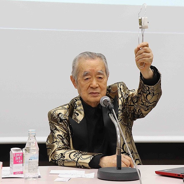 【発明家】ドクター中松９７歳「新年を祝う筋トレの後、厚みのステーキを岩塩で食す。美味なるかな」