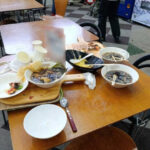 【セルフサービス】「マジで外国人マナー悪すぎる」スキー場の食べ残し放置にあ然…様変わりのゲレンデ、想像絶する実情