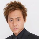 【芸人】ヒロシ　広々自宅の鉄骨むき出しおしゃれ内装公開!“カッコ良すぎ”なデザインの家具で愛猫＆アロワナがゆったりする様子に反響