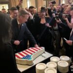 【国際】星条旗の色の「グリーンランド型」ケーキ、米共和党系団体の集会で