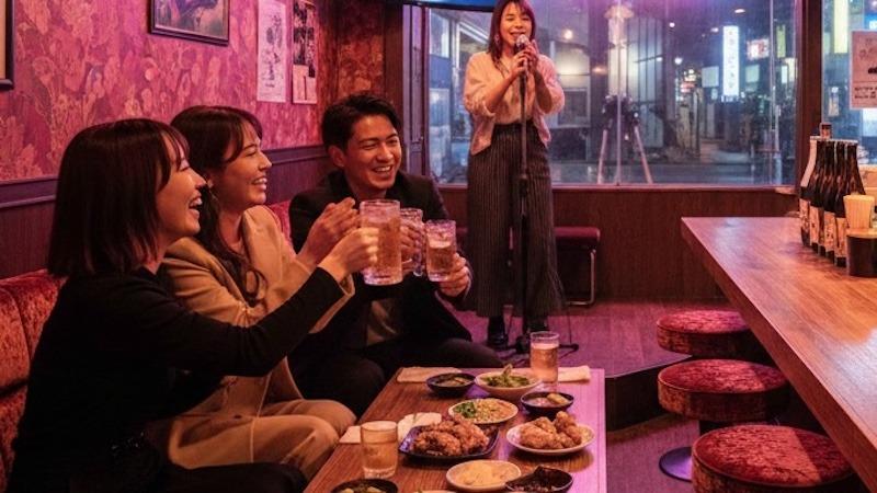 「スナック」「大衆酒場」「純喫茶」が再ブーム　令和の若者たちが集う理由とは？