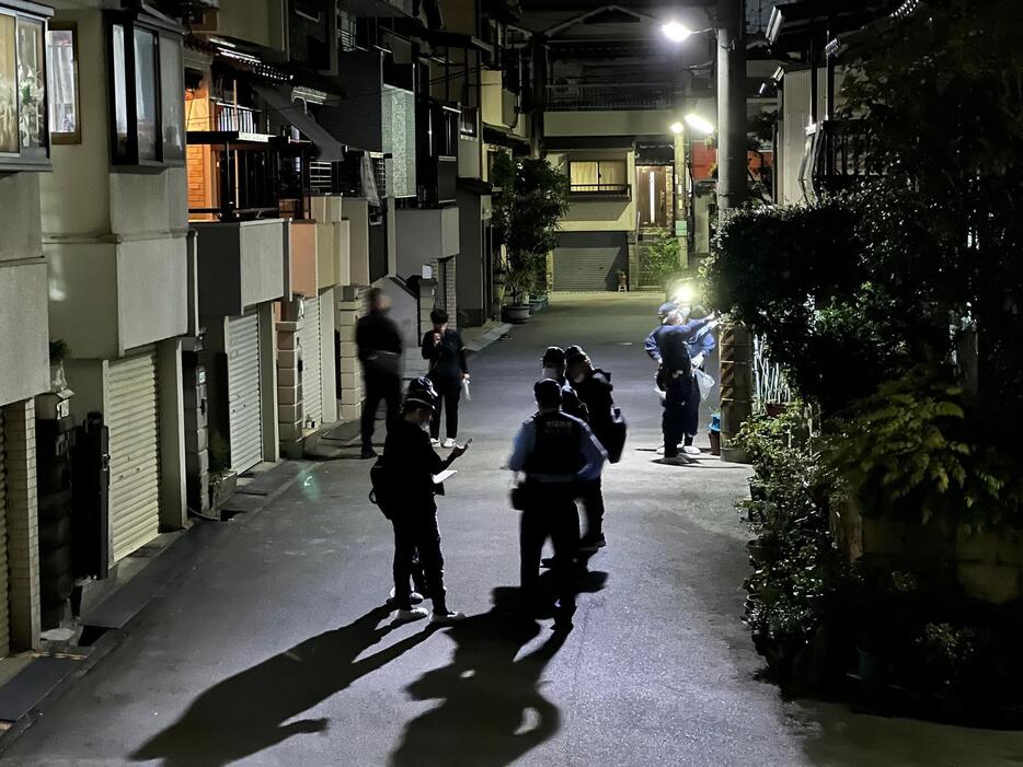 【大阪】「時計好きやねん」帰宅途中の78歳の女性が突然男に首を絞められ高級腕時計「ロレックス」1本を奪われる　路上強盗事件として捜査　此花区