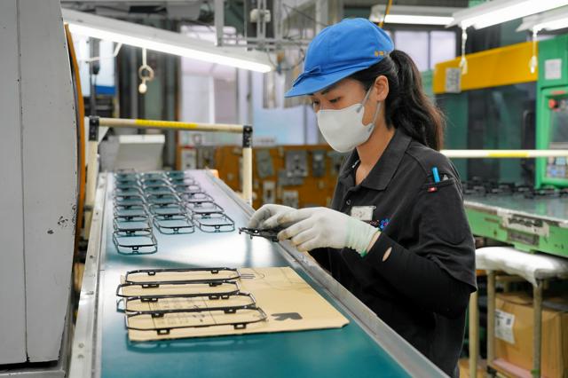 【政府】外国人「育成就労」の転籍制限、8分野で「2年」　労働法制と矛盾も