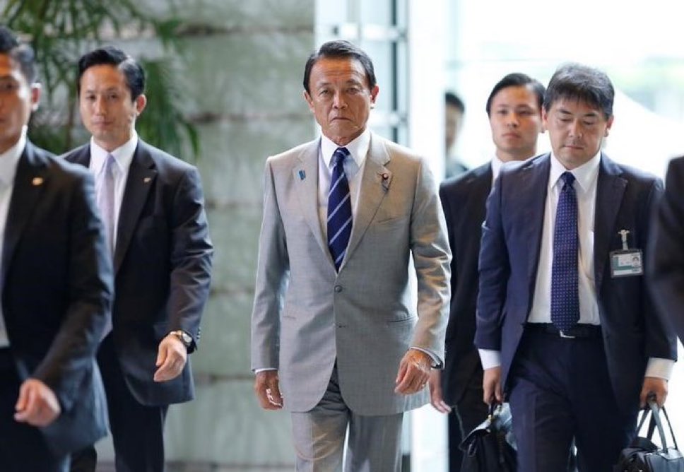 【凄い】麻生太郎さん80歳でこの雰囲気出せるとか控えめに言って凄い